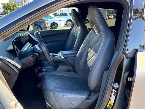 Used 2023 BMW iX xDrive50 image 7