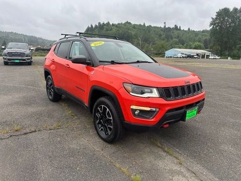 Used 2020 Jeep Compass Trailhawk w/ Cold Weather Group AWD/4WD image 3