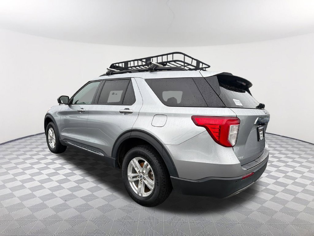 Used 2023 Ford Explorer XLT w/ Equipment Group 202A AWD/4WD image 7