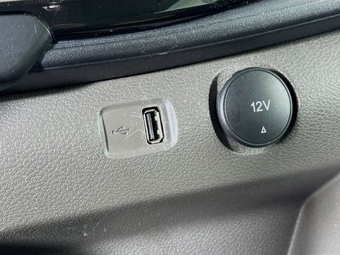 Used 2023 Ford Transit 350 XLT image 17