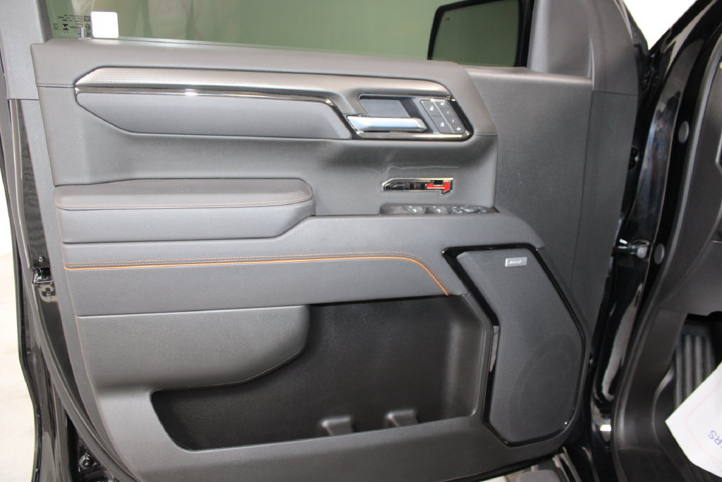 Used 2025 GMC Sierra 1500 AT4 w/ AT4 Premium Package AWD/4WD image 16