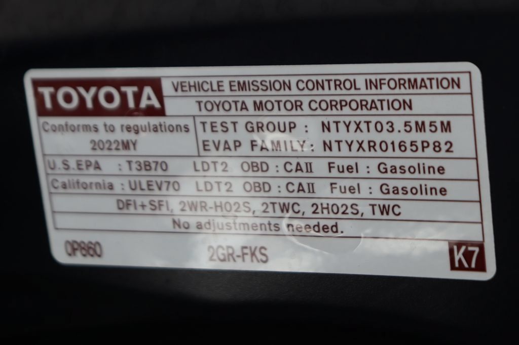 Used 2022 Toyota Highlander XLE FWD image 14