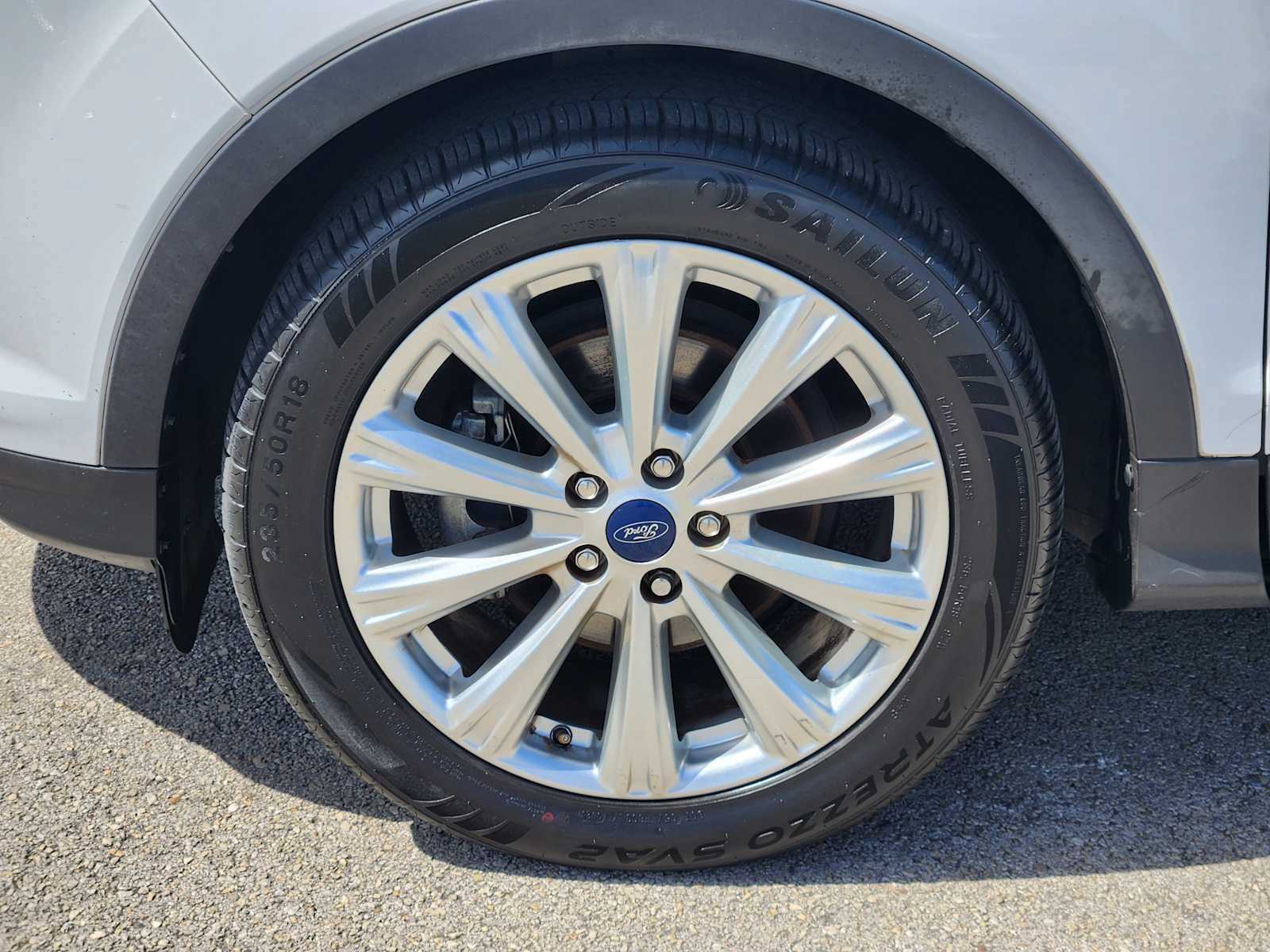 Used 2019 Ford Escape SEL FWD image 9