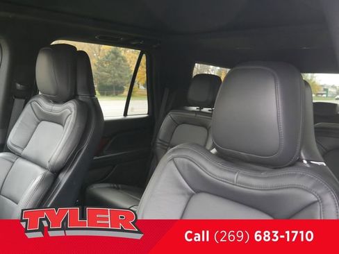 Used 2022 Lincoln Navigator Reserve AWD/4WD image 35