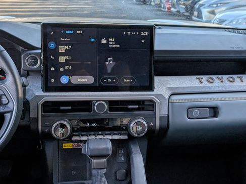 Used 2025 Toyota 4Runner Trailhunter image 18