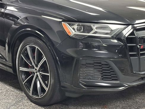 Used 2022 Audi SQ7 Premium Plus w/ SQ7 Black Optic Package image 9