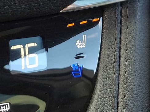 Used 2023 Cadillac XT5 Premium Luxury image 25