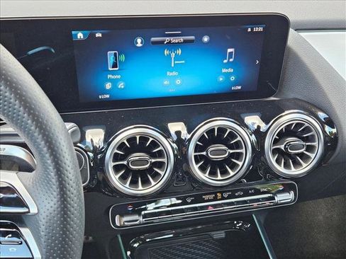 Used 2025 Mercedes-Benz GLA 35 AMG 4MATIC image 14