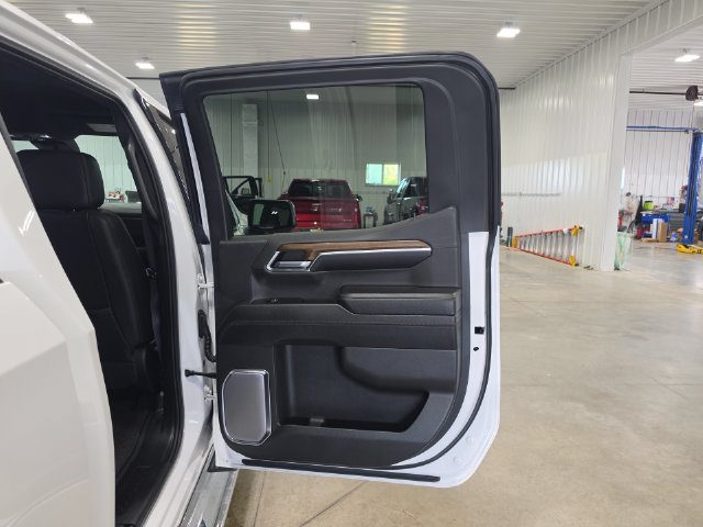 Used 2024 Chevrolet Silverado 1500 High Country w/ Technology Package AWD/4WD image 27