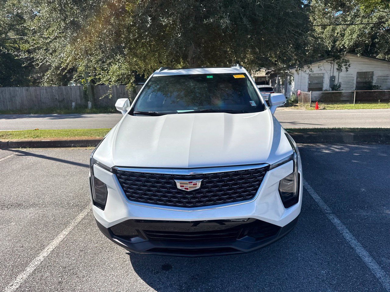 Used 2024 Cadillac XT4 Premium Luxury FWD image 2