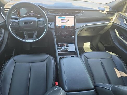 Used 2024 Jeep Grand Cherokee L Limited w/ Black Appearance Package image 10