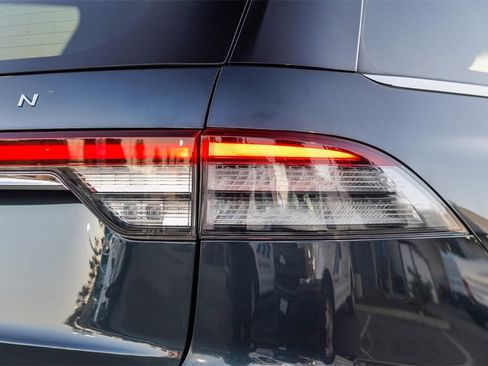 Certified 2023 Lincoln Aviator Reserve w/ Equipment Group 201A image 12