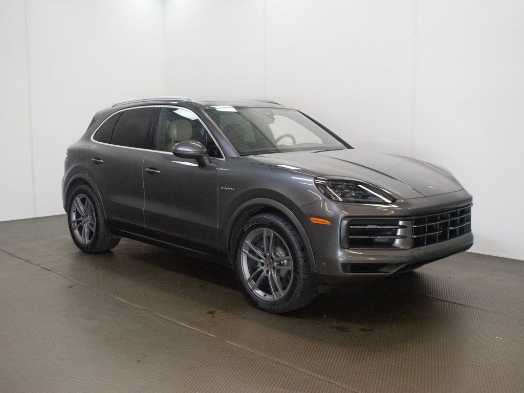 Certified 2026 Porsche Cayenne S AWD/4WD image 8