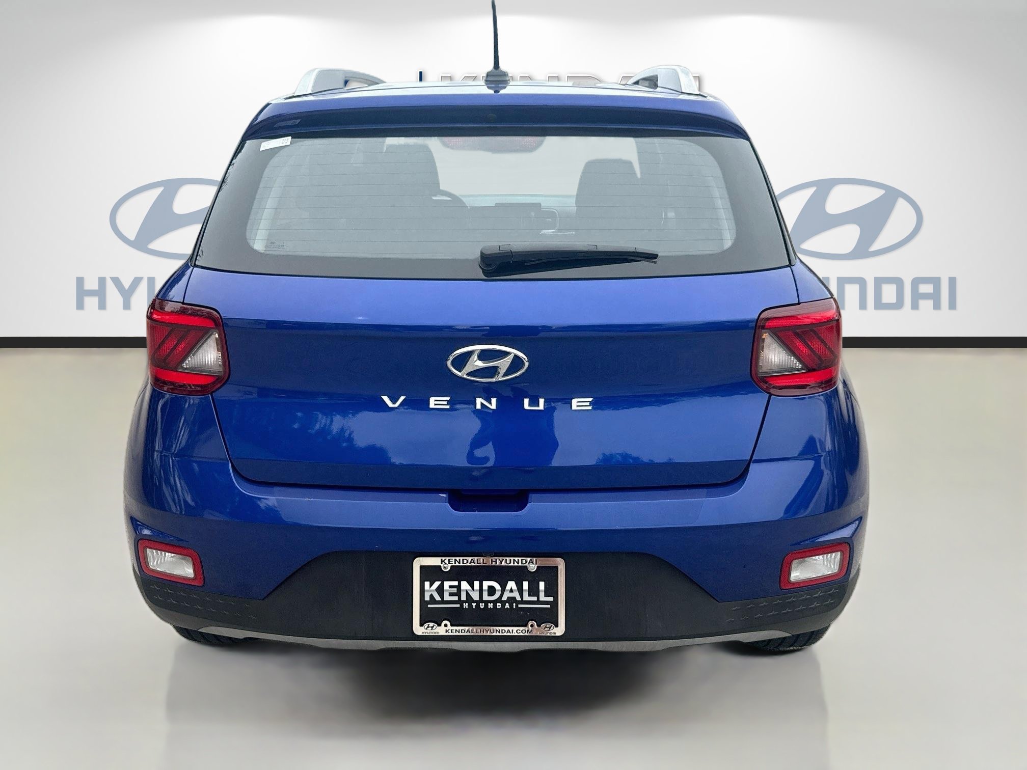 Used 2023 Hyundai Venue SEL FWD image 5