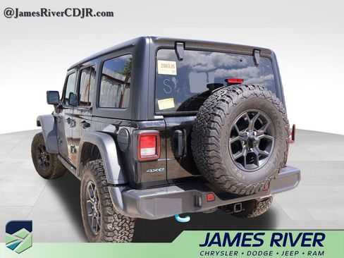 Used 2024 Jeep Wrangler Unlimited AWD/4WD image 3