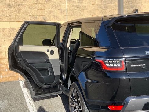 Used 2022 Land Rover Range Rover Sport HSE Silver Edition image 12