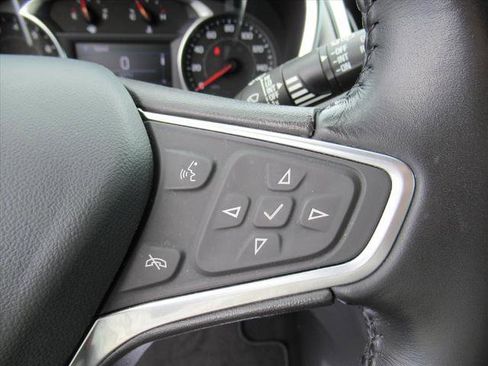 Used 2022 Chevrolet Equinox LT FWD image 24