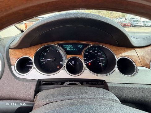 Used 2011 Buick Enclave CXL image 19