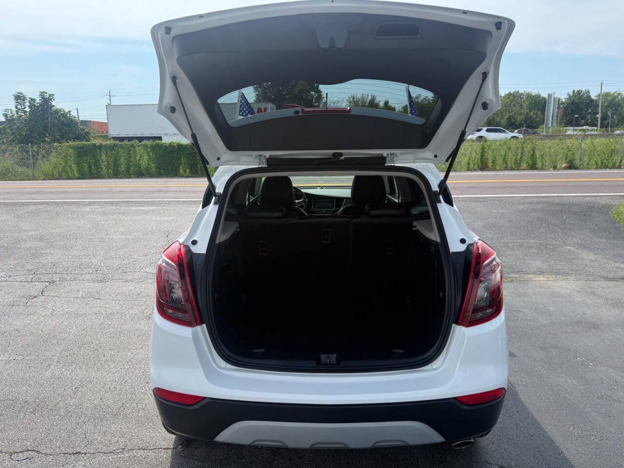 Used 2020 Buick Encore Preferred FWD image 8