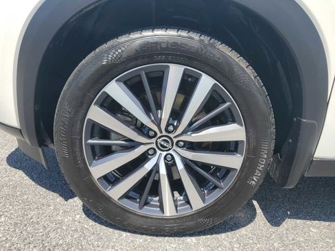 Used 2022 Nissan Pathfinder Platinum AWD/4WD image 10