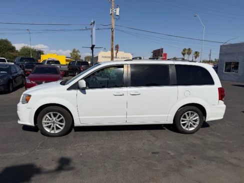 Used 2018 Dodge Grand Caravan SXT FWD image 6