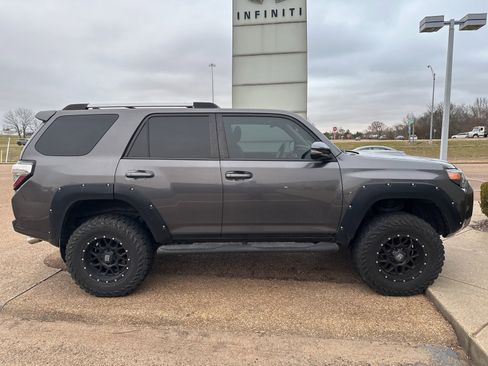 Used 2016 Toyota 4Runner Trail Premium image 6