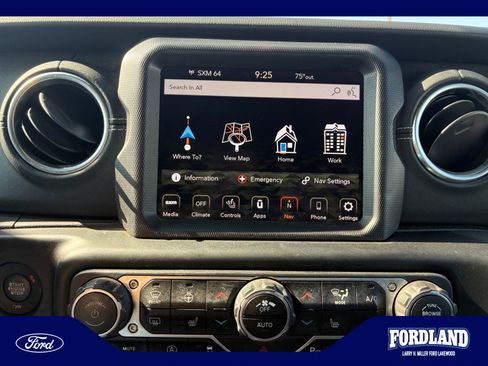 Used 2020 Jeep Wrangler Unlimited Sahara AWD/4WD image 27