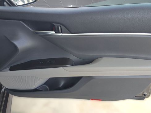 Used 2024 Toyota Camry LE image 28