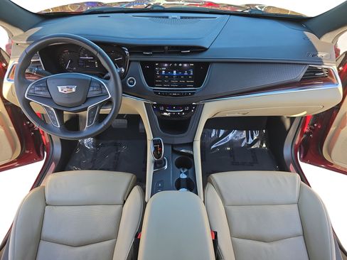 Used 2017 Cadillac XT5 Premium Luxury image 9