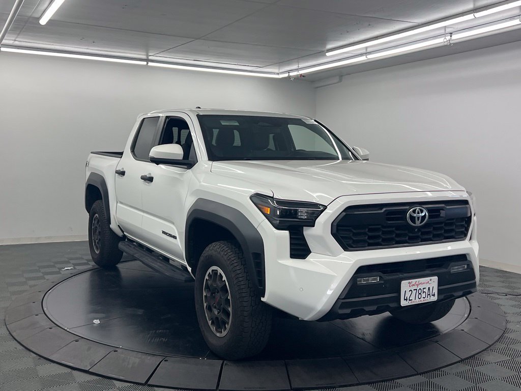 Used 2024 Toyota Tacoma TRD Off-Road w/ TRD Off Road Premium Package AWD/4WD image 3
