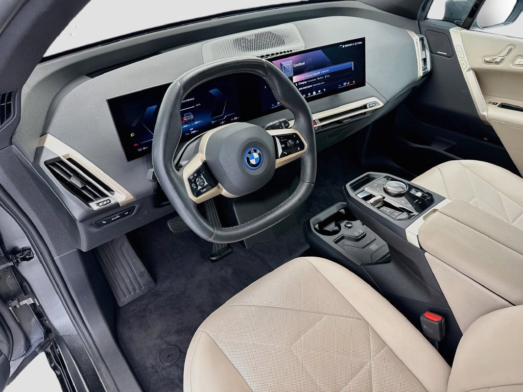 Certified 2024 BMW iX xDrive50 w/ Premium Package AWD/4WD image 9
