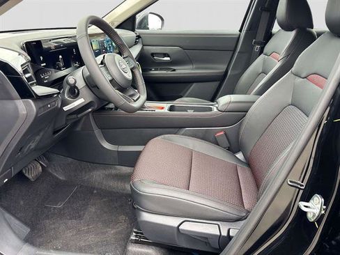 New 2026 Nissan Kicks SR w/ Cold Weather Package image 8