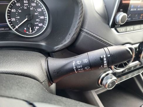 Used 2025 Nissan Sentra SV FWD image 20