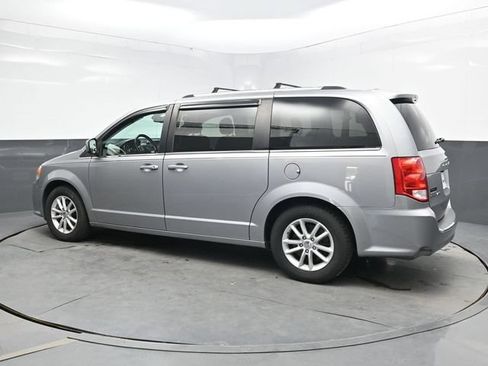 Used 2018 Dodge Grand Caravan SXT FWD image 4