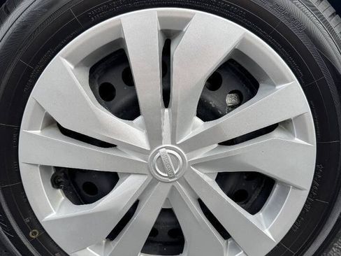 Used 2023 Nissan Versa S FWD image 10