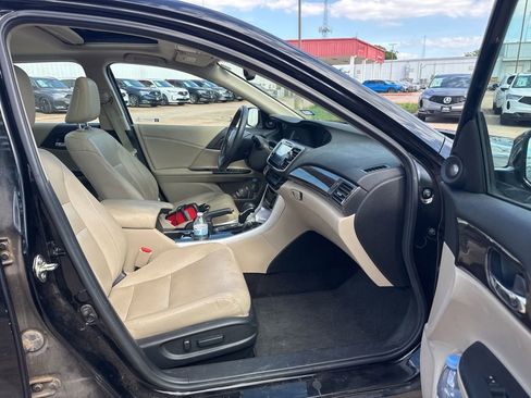 Used 2017 Honda Accord EX-L image 25