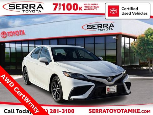Used 2024 Toyota Camry SE image 1