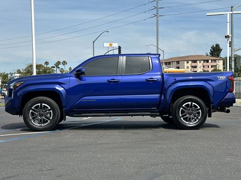Used 2024 Toyota Tacoma TRD Sport image 2