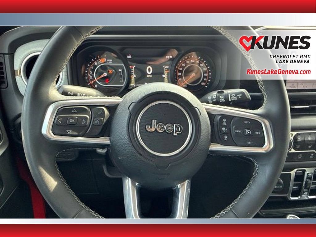Used 2025 Jeep Wrangler Unlimited Sahara AWD/4WD image 39