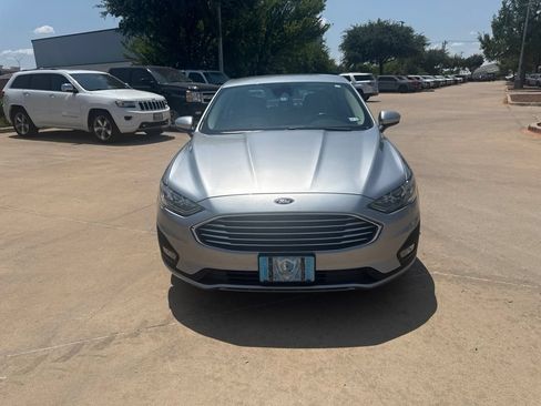 Used 2020 Ford Fusion SE w/ Equipment Group 151A FWD image 8