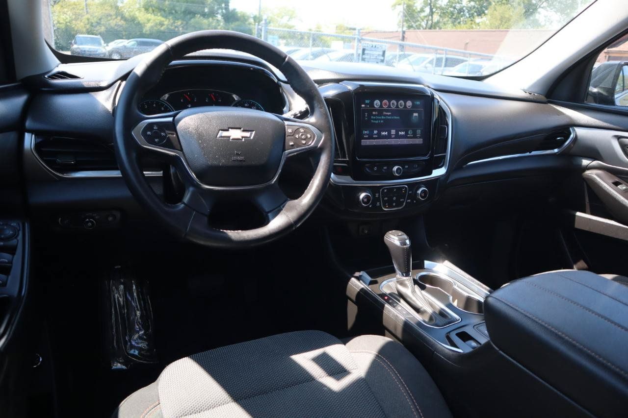 Used 2019 Chevrolet Traverse LT FWD image 18