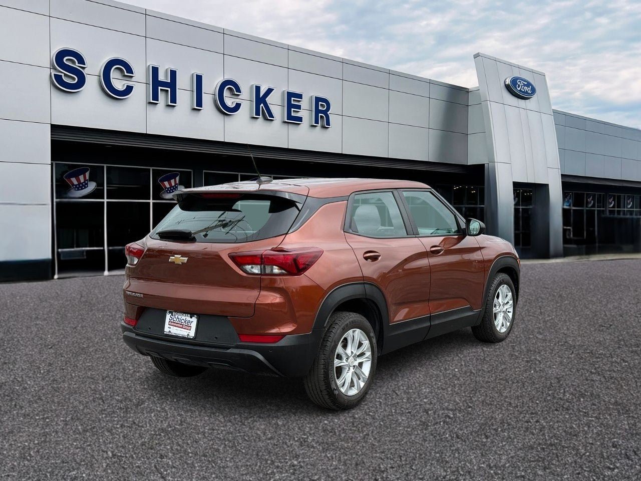 Used 2021 Chevrolet TrailBlazer LS FWD image 2