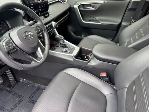 Certified 2025 Toyota RAV4 Limited AWD/4WD image 11