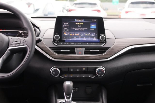 Certified 2025 Nissan Altima 2.5 SV FWD image 24