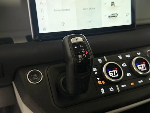 Used 2022 Land Rover Defender 110 SE image 31