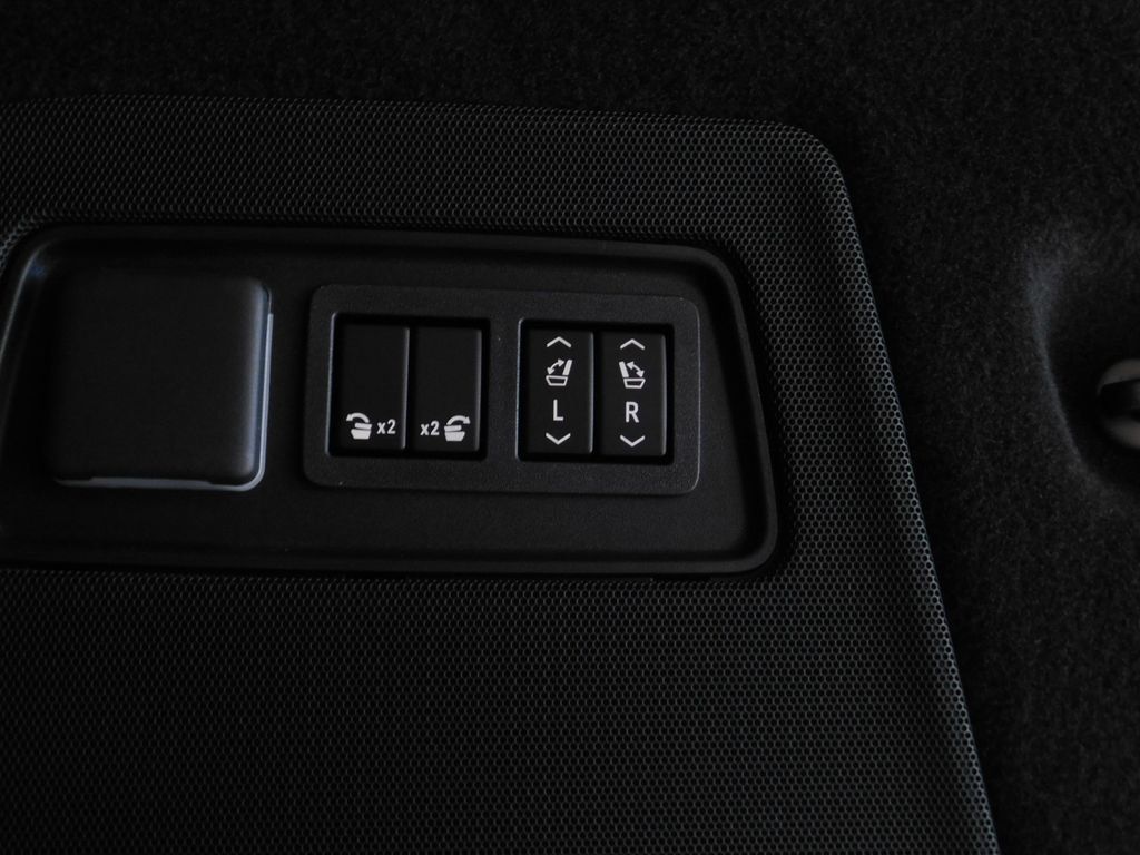 Used 2024 Cadillac Escalade ESV V w/ LPO, Floor Liner Package AWD/4WD image 88