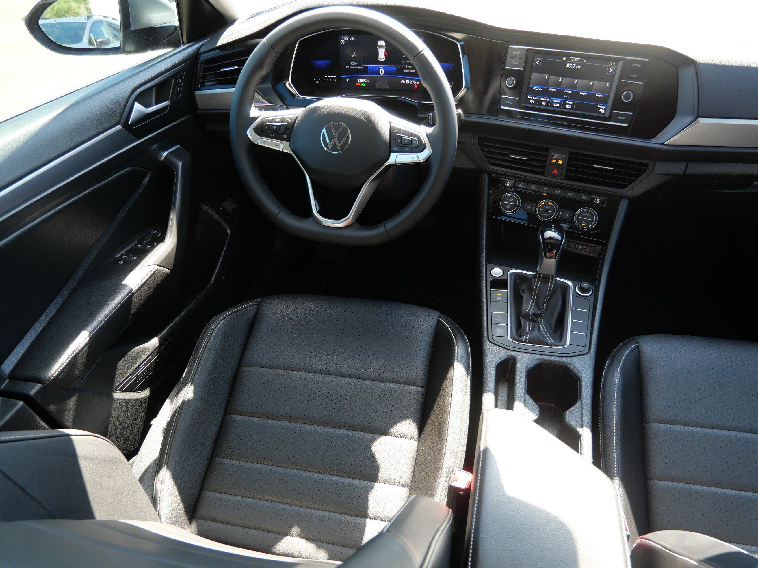 Used 2022 Volkswagen Jetta SE FWD image 8