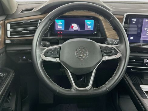 Used 2025 Volkswagen Atlas SE AWD/4WD image 18