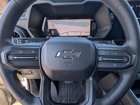 Used 2025 Chevrolet Colorado Trail Boss image 18