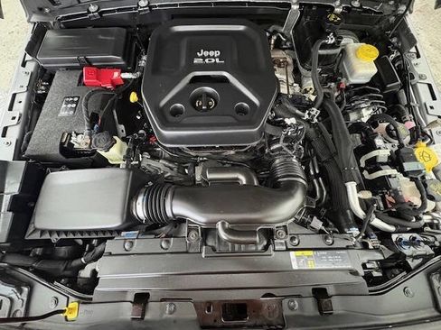 Used 2018 Jeep Wrangler Unlimited Sahara image 21